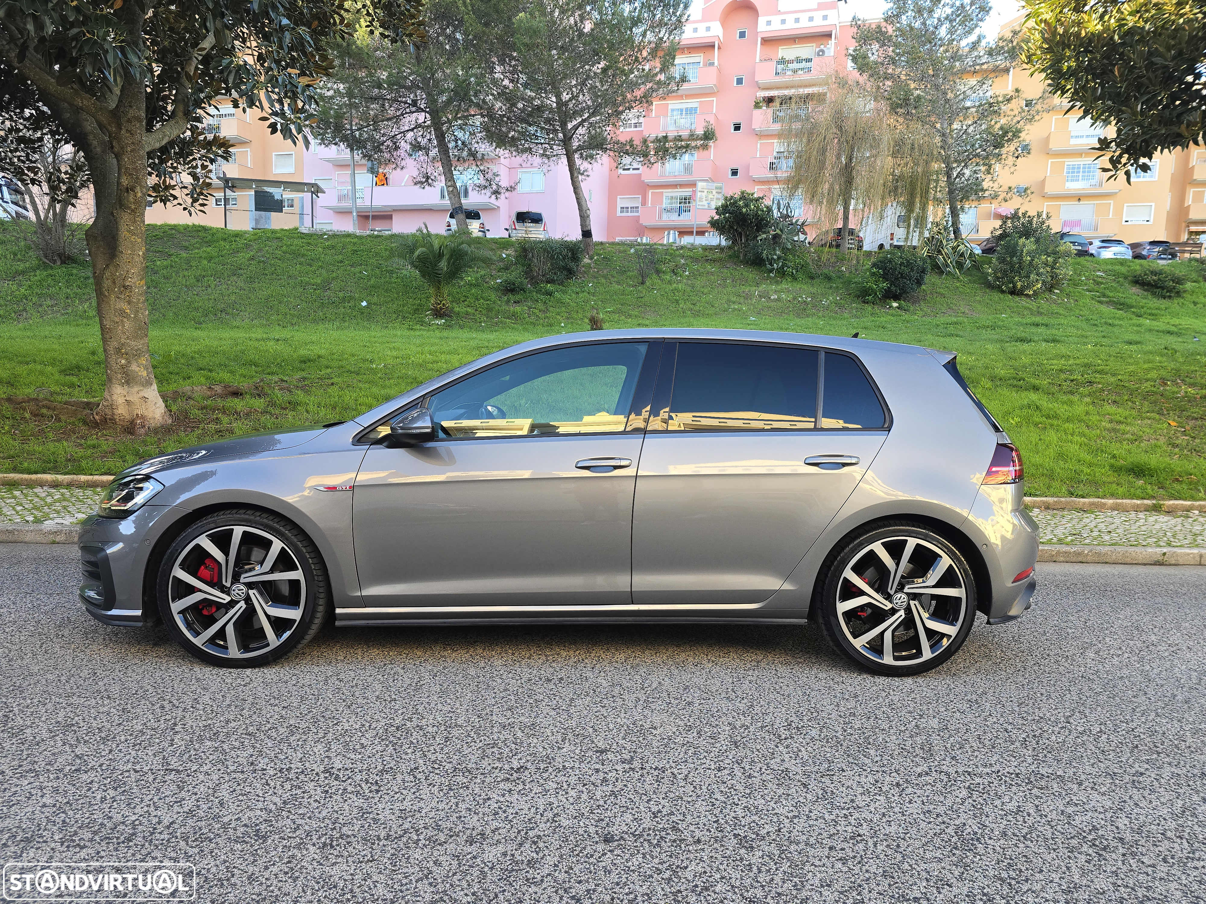 VW Golf 2.0 TSI GTI DSG Performance - 11