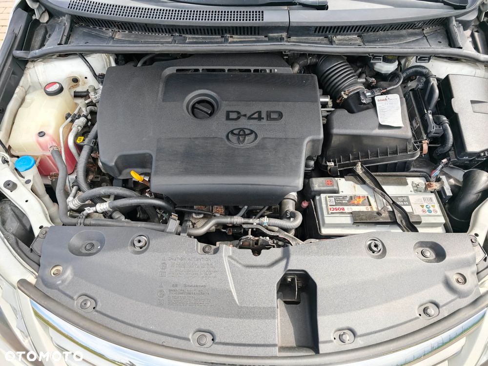 Toyota Avensis 2.0 D-4D Premium - 15