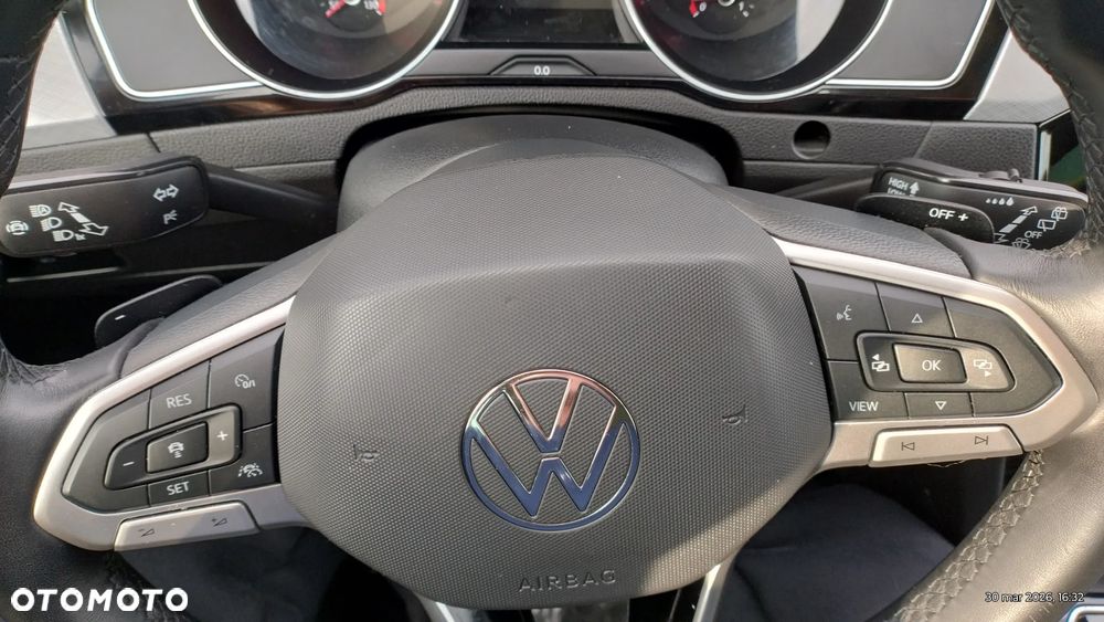 Volkswagen Passat 2.0 TDI Elegance DSG - 19