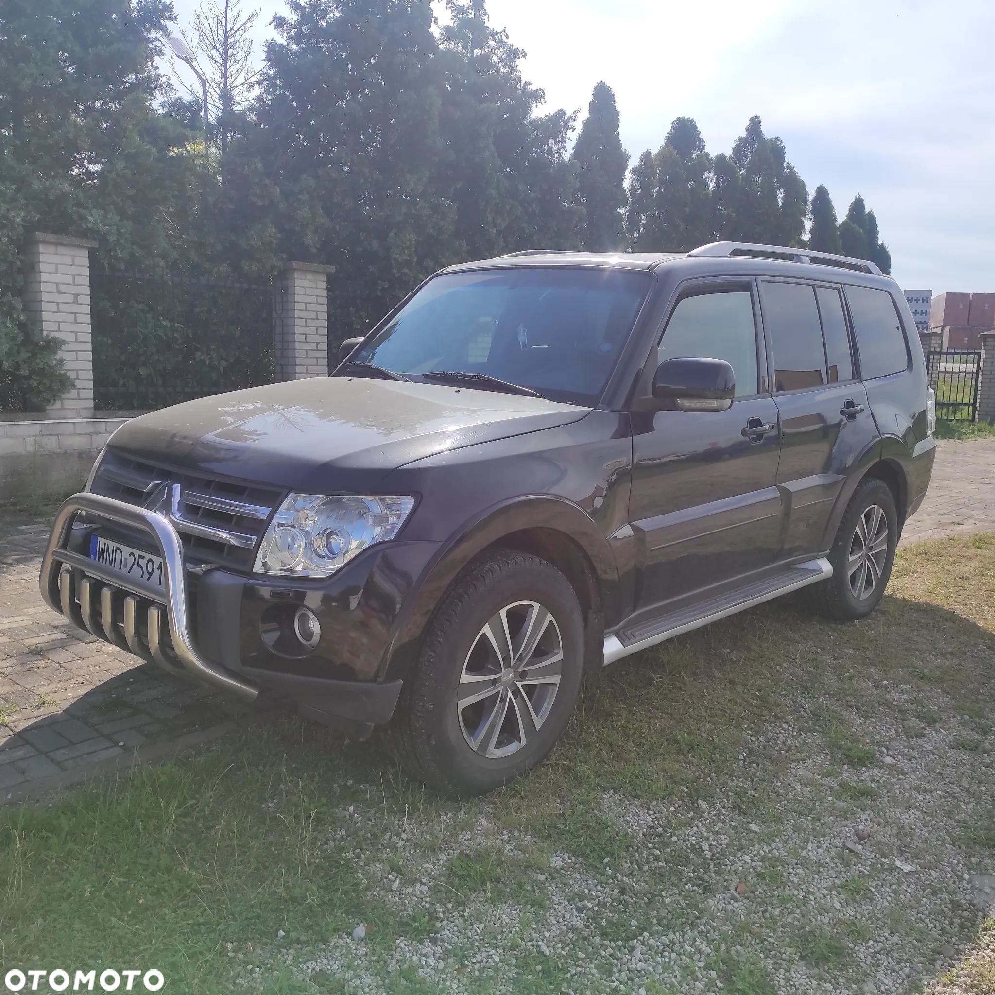 Mitsubishi Pajero - 2