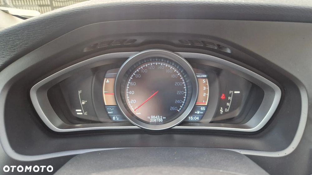 Volvo V40 D3 Geartronic Summum - 17