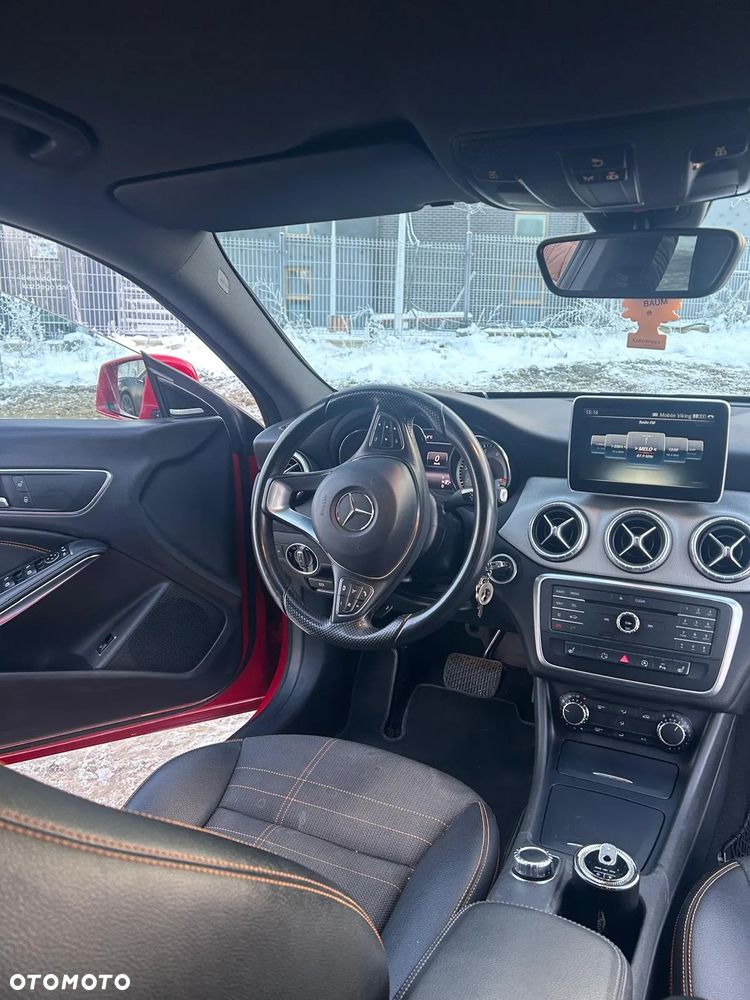 Mercedes-Benz CLA 180 7G-DCT - 5
