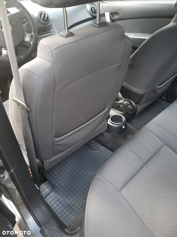 Chevrolet Aveo - 11
