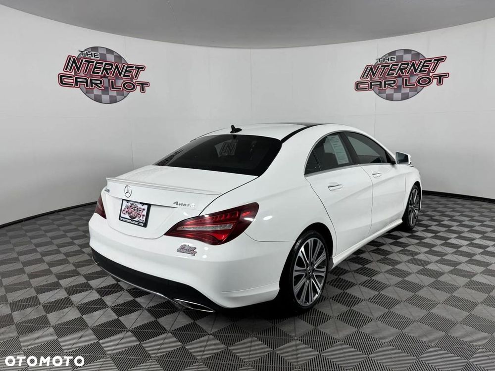 Mercedes-Benz CLA 250 4Matic 7G-DCT - 5