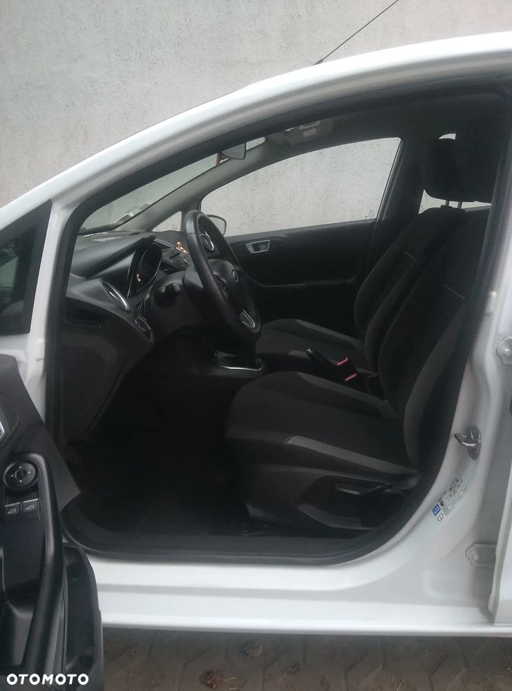 Ford Fiesta - 12