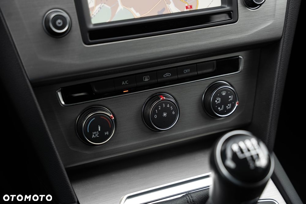 Volkswagen Passat Variant 1.6 TDI BMT Trendline - 32