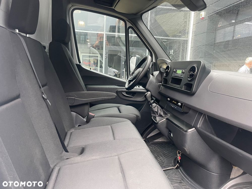 Mercedes-Benz Sprinter - 27