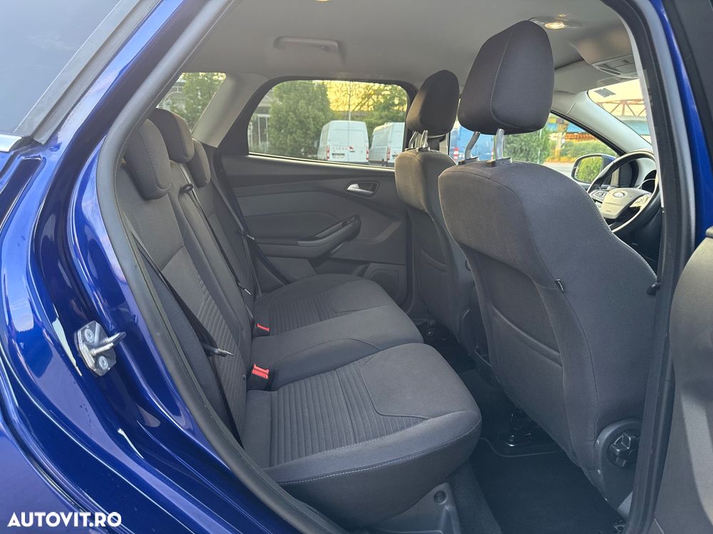 Ford Focus - 24