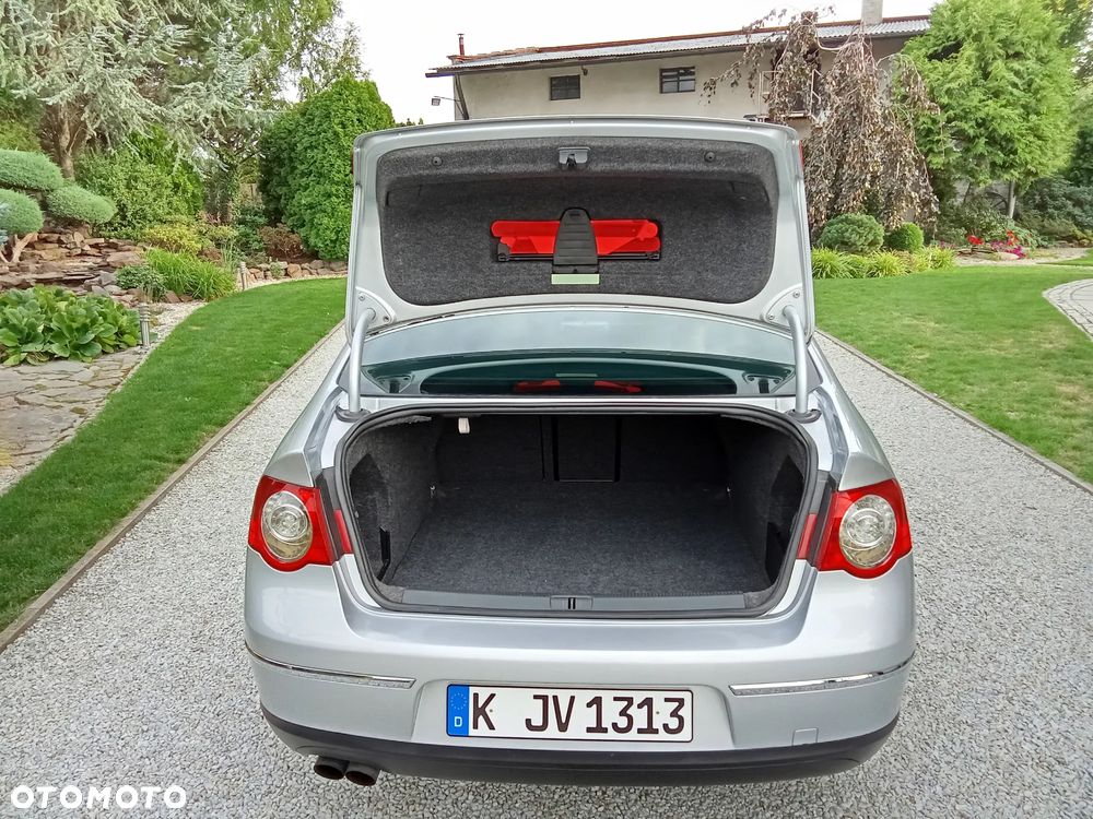 Volkswagen Passat - 29