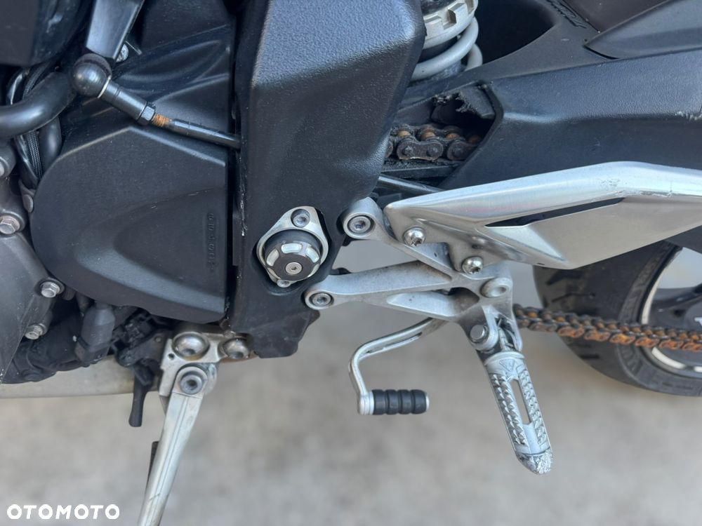 Triumph Street Triple - 18