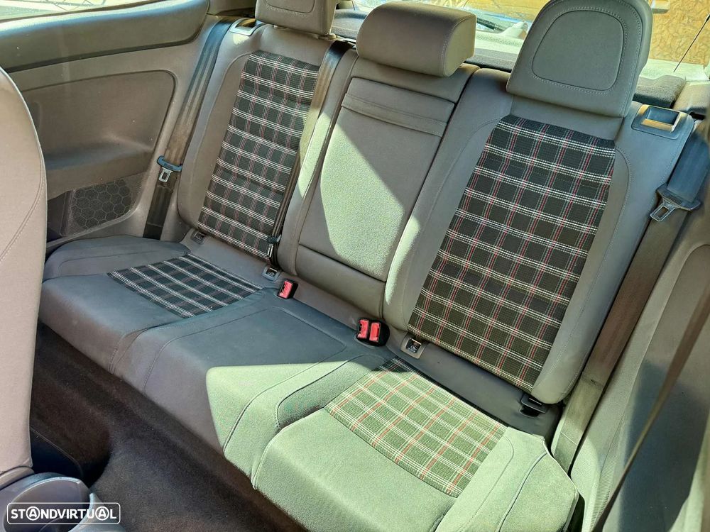 VW Golf 2.0 GTi - 14