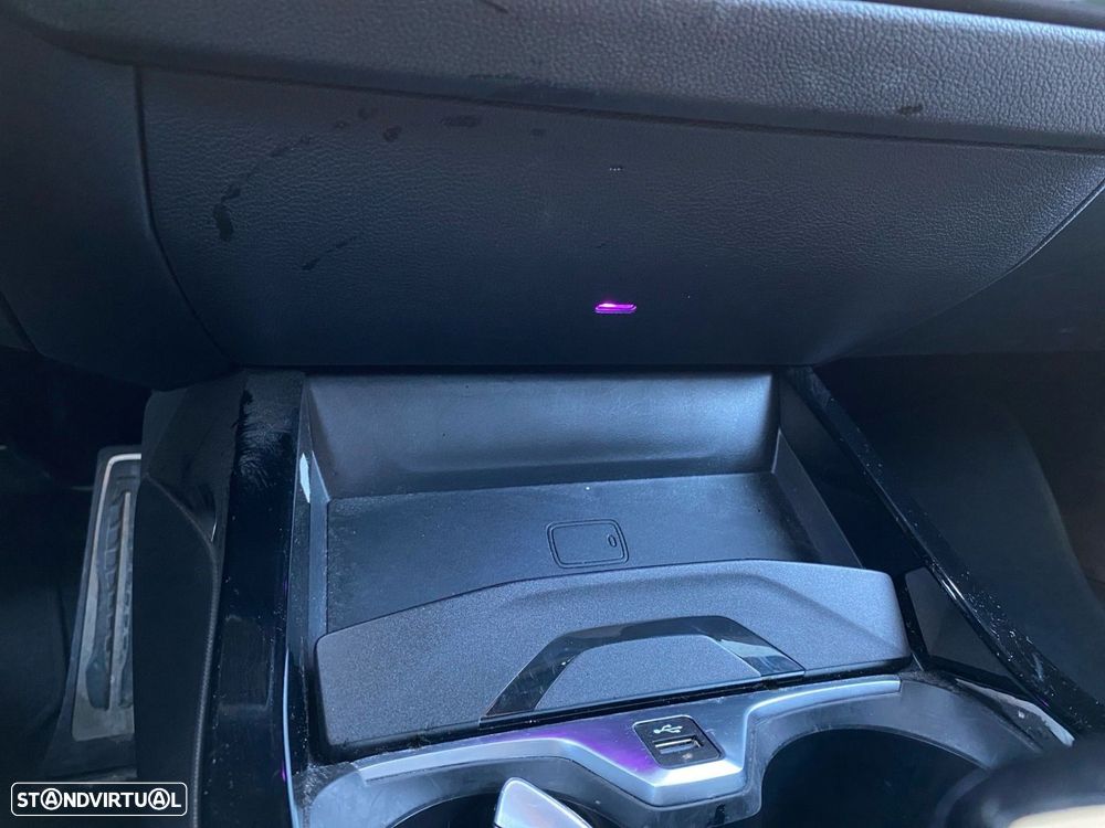 BMW 116 d Pack Desportivo M Auto - 11