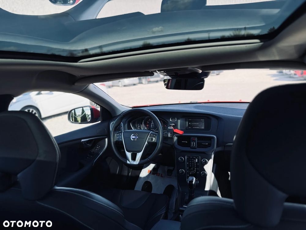 Volvo V40 T2 Momentum - 21