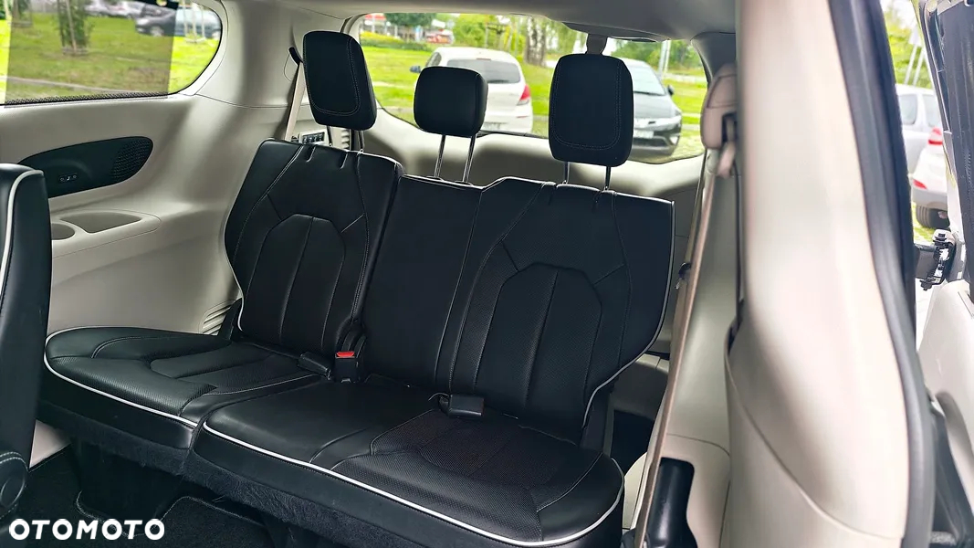 Chrysler Pacifica - 18