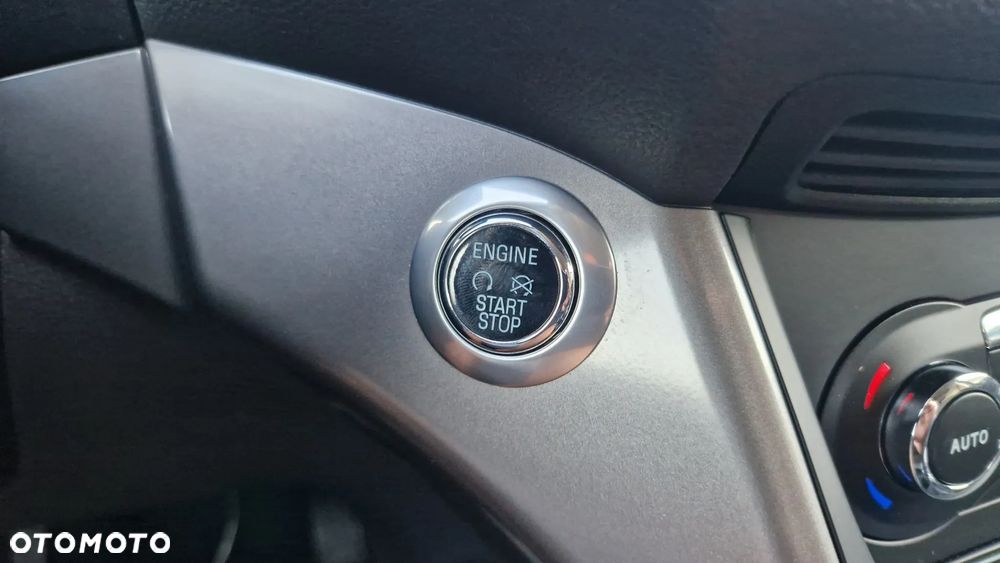 Ford Kuga 2.0 TDCi 2x4 Titanium - 20