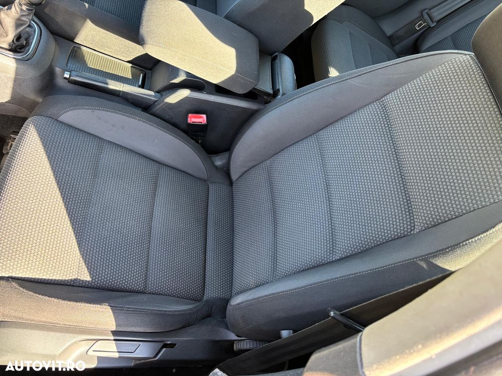 Volkswagen Golf - 5