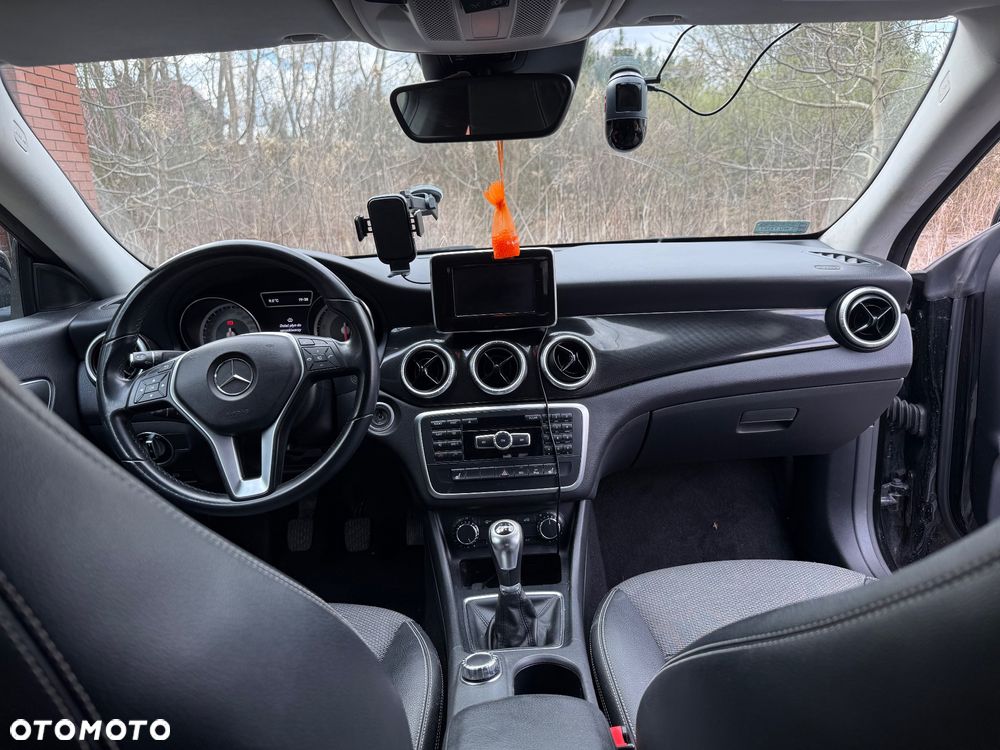 Mercedes-Benz CLA - 14