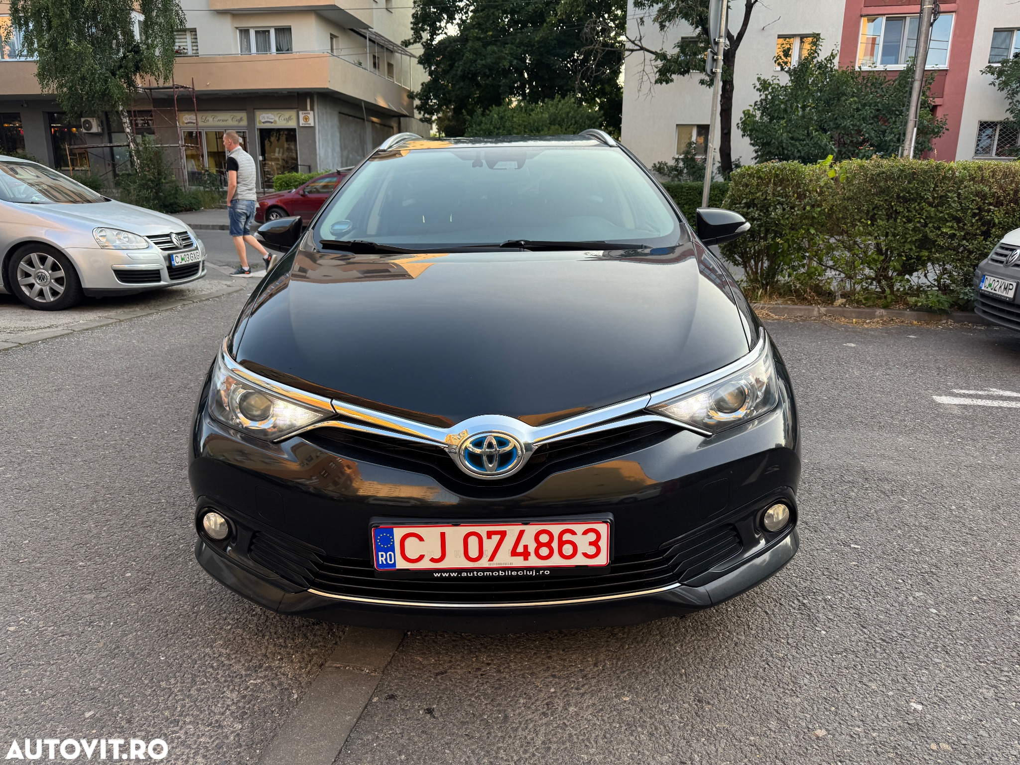 Toyota Auris 1.8 VVT-i Hybrid Automatik Touring Sports Executive - 2