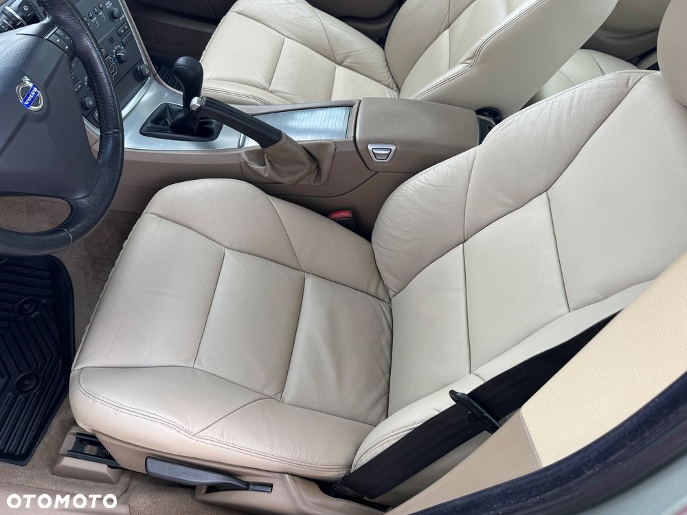 Volvo S60 2.4D Momentum - 29