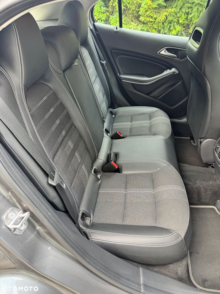 Mercedes-Benz GLA 180 7G-DCT Style - 8