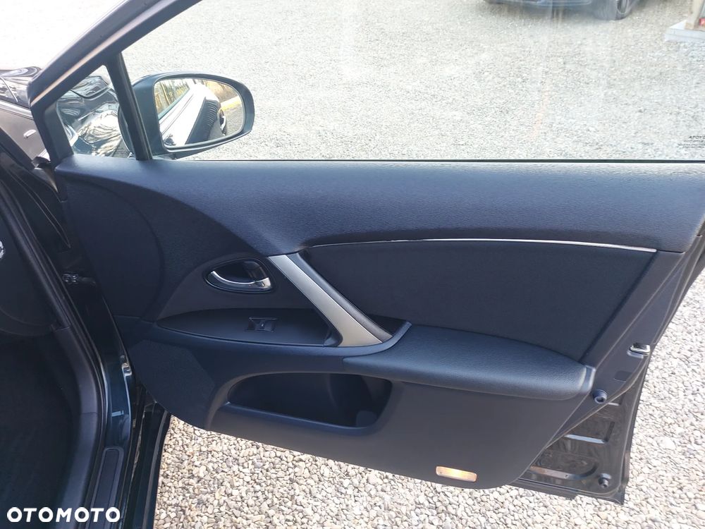 Toyota Avensis - 34