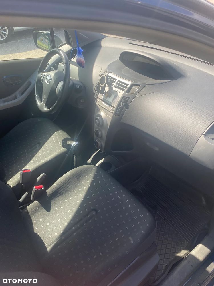 Toyota Yaris 1.0 VVT-i Luna - 10