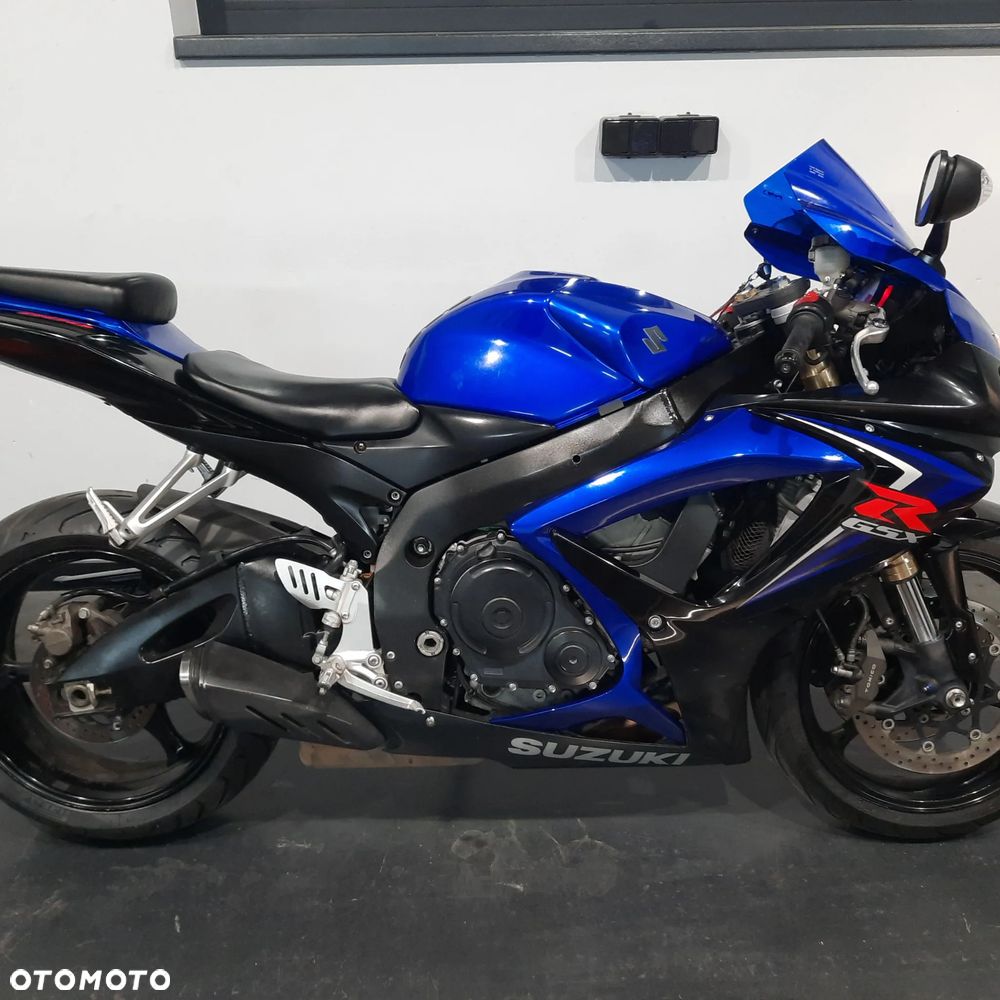 Suzuki GSX-R - 6