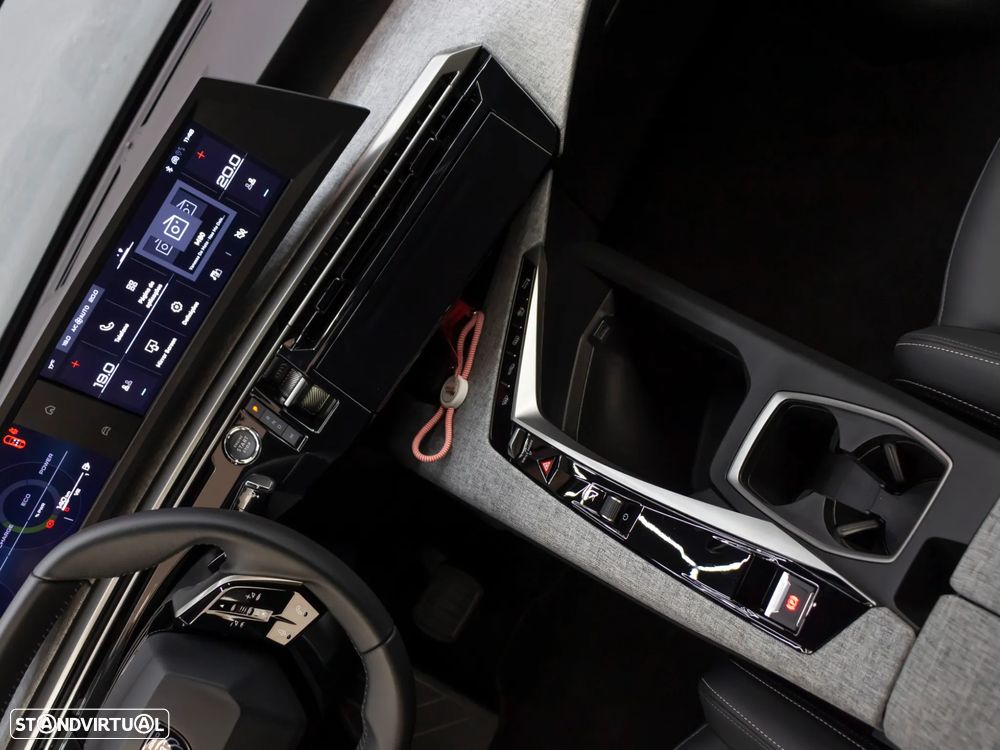 Peugeot 3008 1.2 Hybrid Allure e-DCS6 - 26