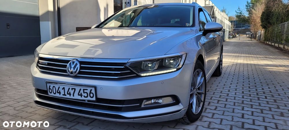Volkswagen Passat - 1