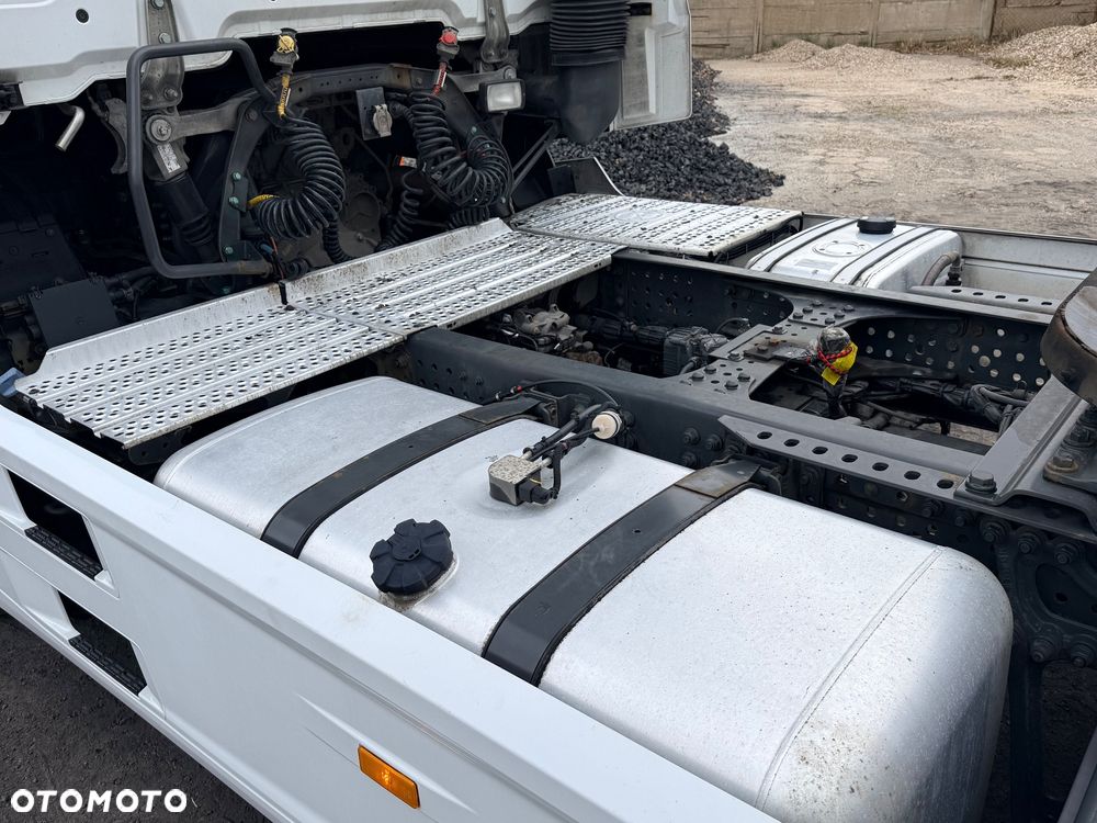 Mercedes-Benz Actros - 7