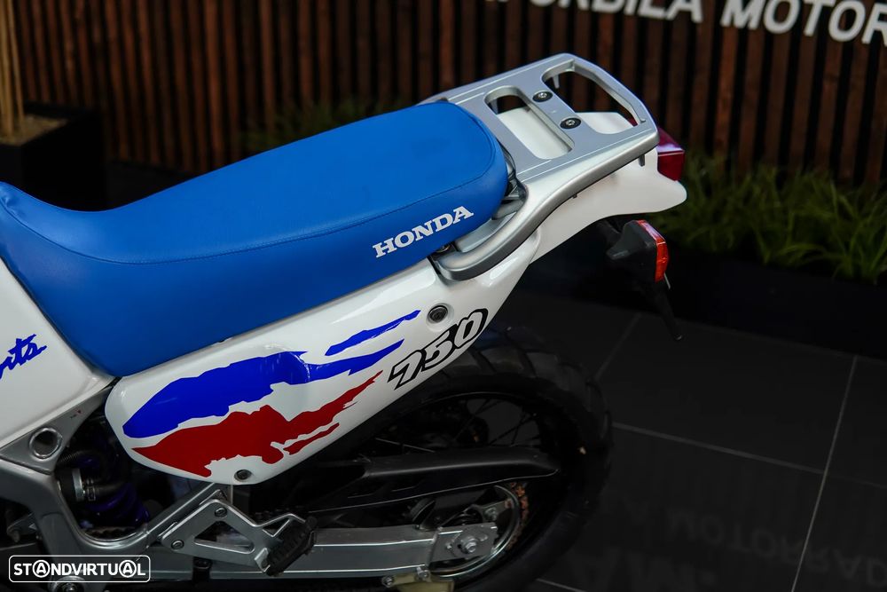 Honda Africa Twin 750 Adventure - 25