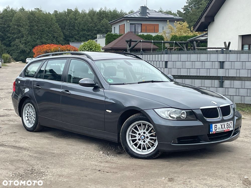 BMW Seria 3 320i - 1