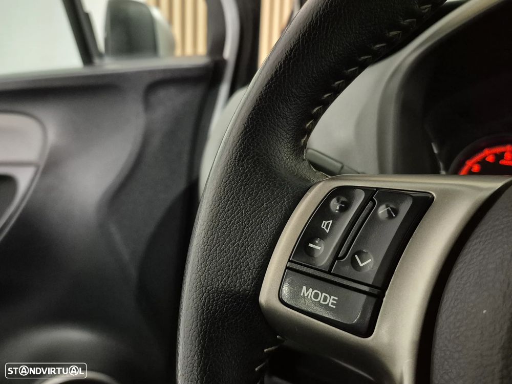 Toyota Yaris 1.4 D-4D Comfort+P.Style - 13