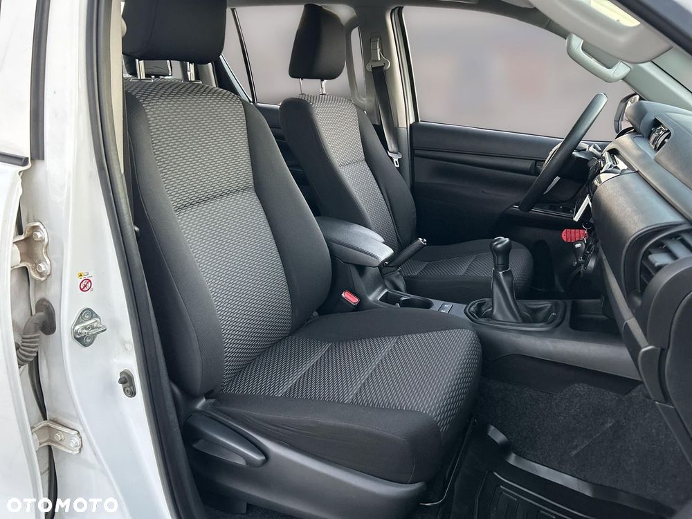 Toyota Hilux 2.4 D-4D Double Cab DLX 4x4 - 11