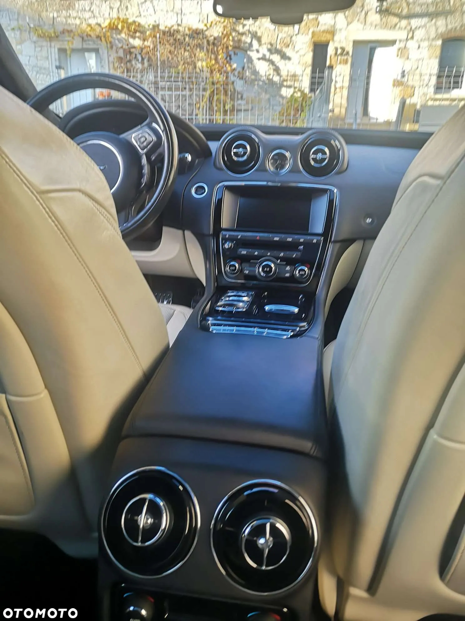 Jaguar XJ 3.0 T Portfolio - 6