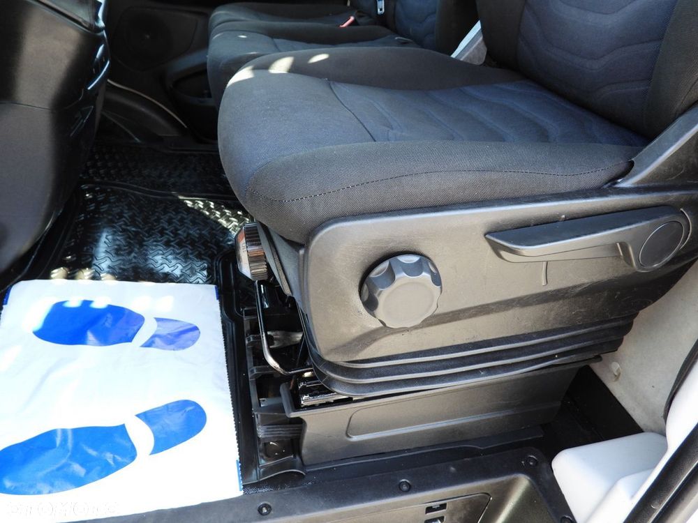 Iveco DAILY 35S16 SKRZYNIA 8 PALET TEMPOMAT LEDY AUTOMAT HI-MATIC KLIMATYZACJA  160KM - 27