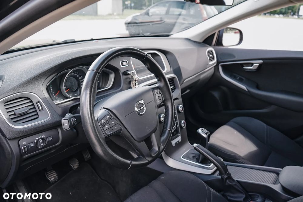 Volvo V40 D2 Momentum - 20
