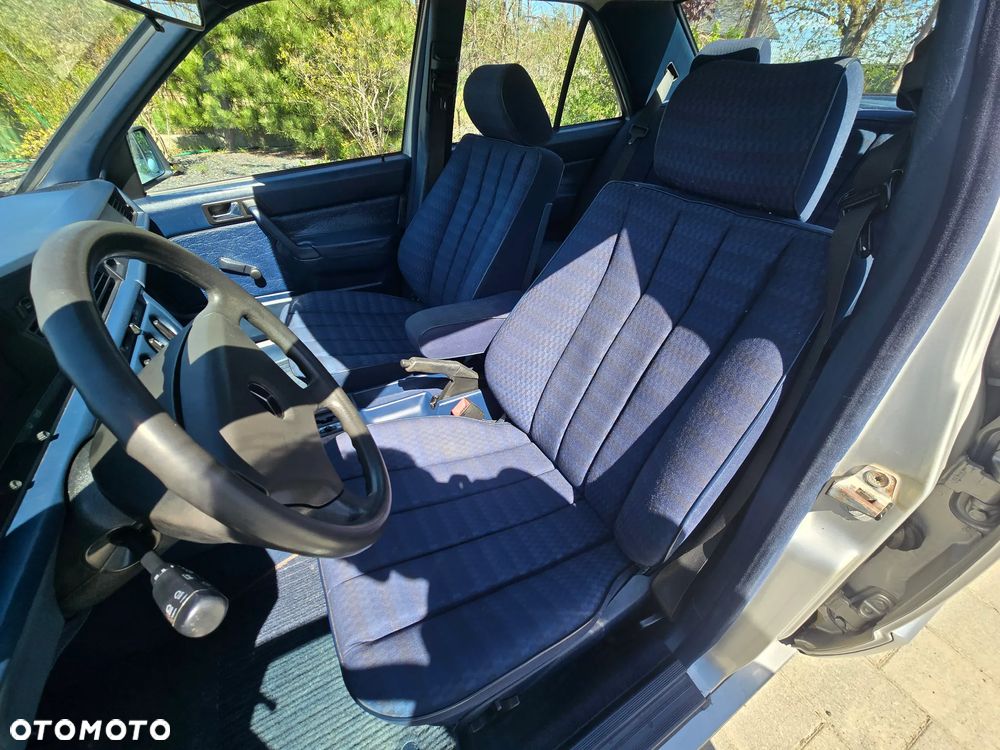 Mercedes-Benz W201 (190) - 16