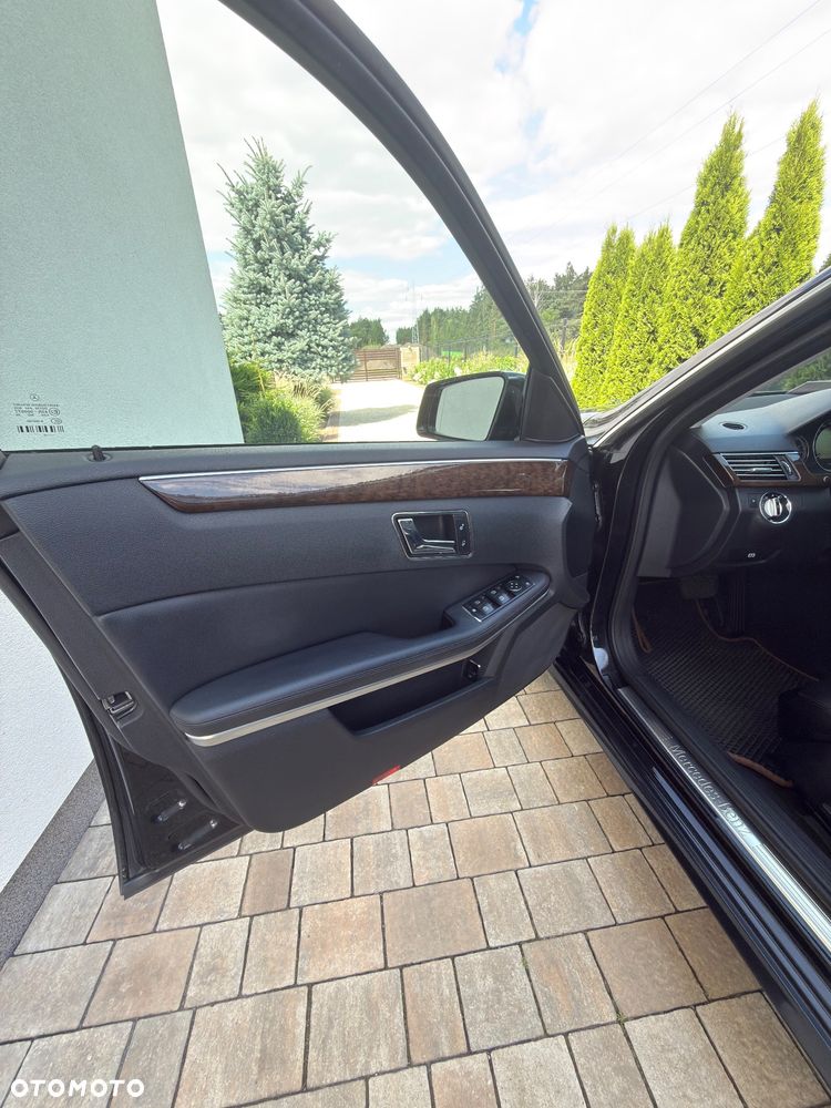 Mercedes-Benz Klasa E 220 CDI BlueEff - 19