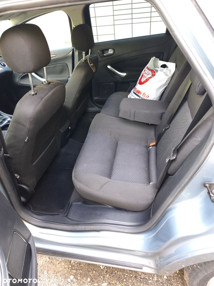 Ford Mondeo 2.0 TDCi Ghia - 13