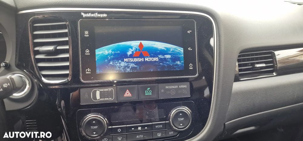 Mitsubishi Outlander 2.0 4WD Plug-In Hybrid Top - 14