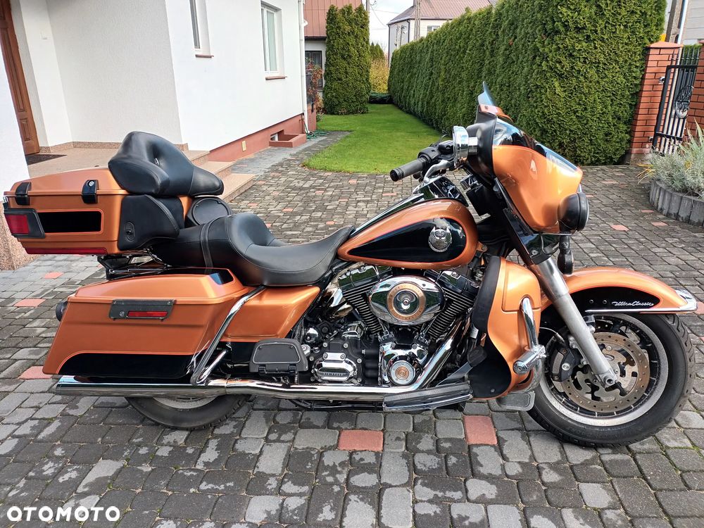 Harley-Davidson FLHTCU Ultra - 17