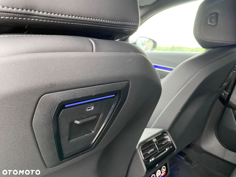 BMW Seria 5 520d xDrive - 34