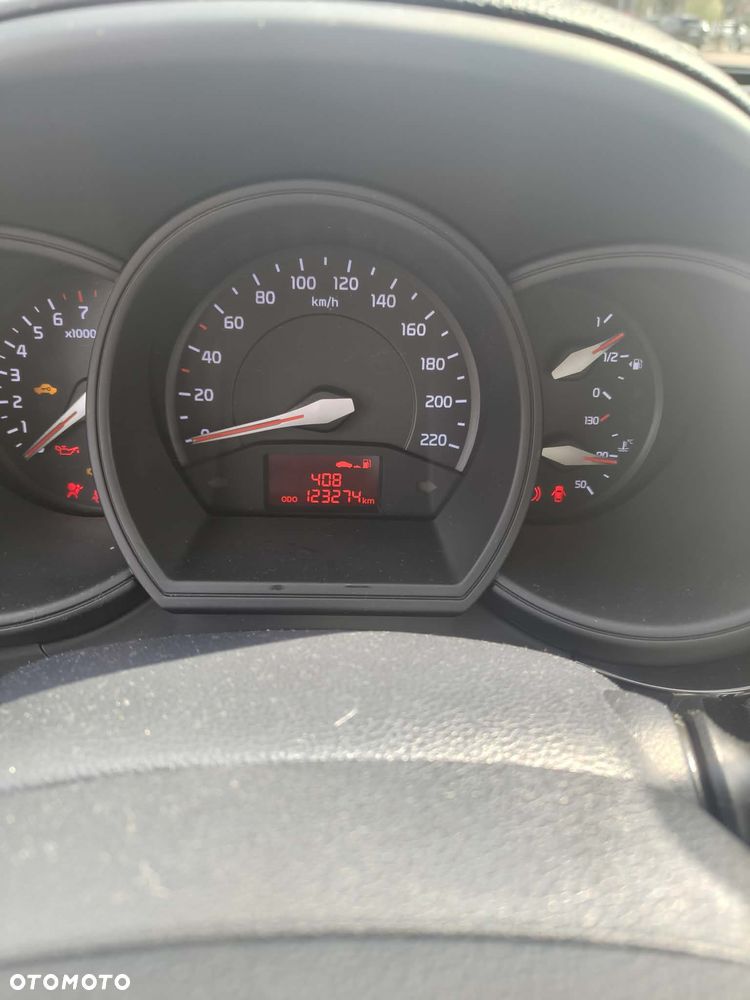 Kia Rio 1.4 M - 3
