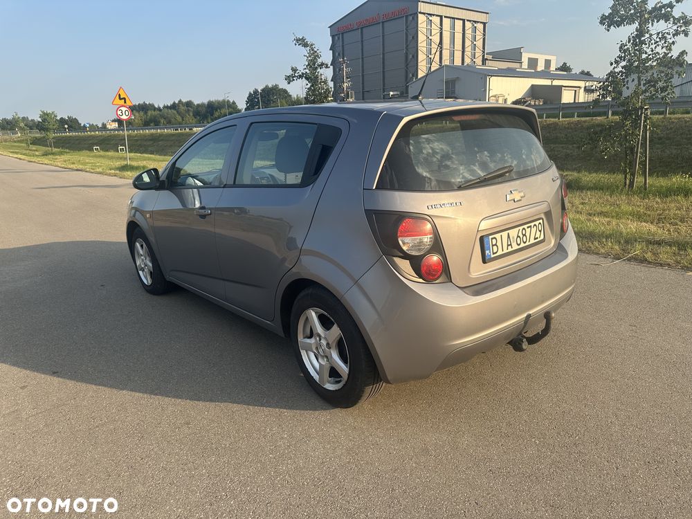 Chevrolet Aveo - 6