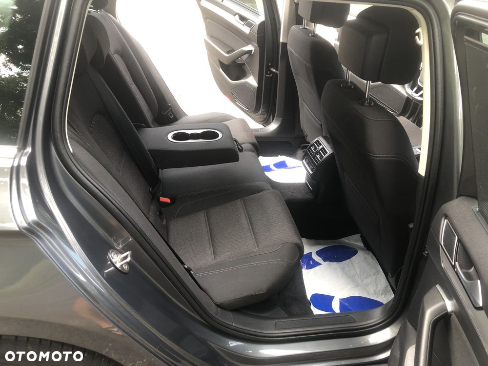 Volkswagen Passat Variant 1.6 TDI (BlueMotion Technology) Comfortline - 20
