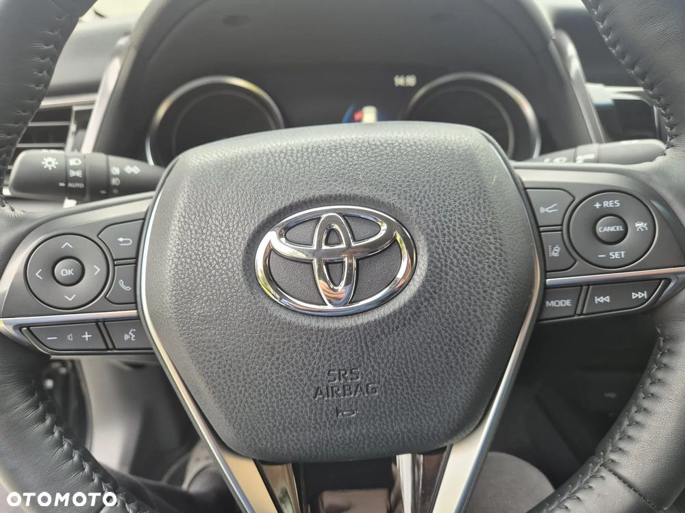 Toyota Camry 2.5 Hybrid Executive CVT - 17
