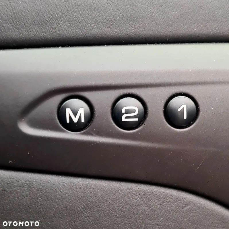 Citroën C5 2.2 HDi Exclusive - 23