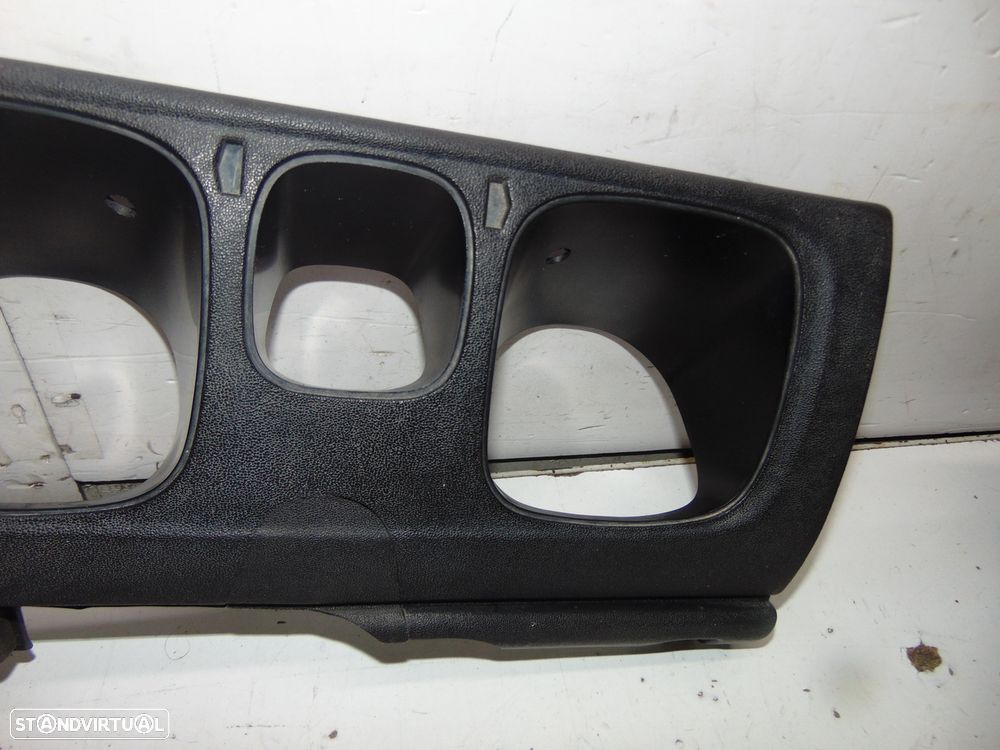 Datsun 1600 sss tri´s aro do velocímetro/Porta luvas - 4