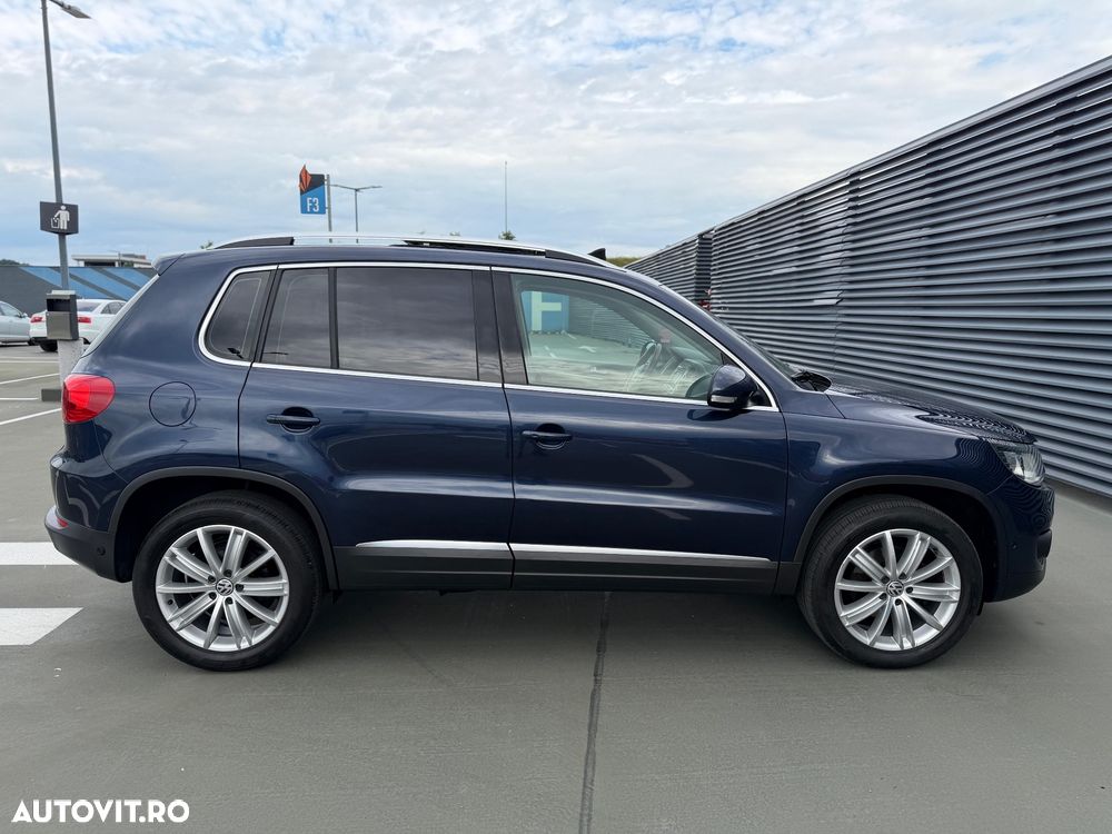 Volkswagen Tiguan 2.0 TDI SCR 4MOTION BlueMotion Technology DSG Lounge Sport & Style - 9